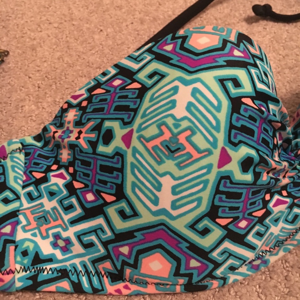 Patterned bathing suit top - Picture 2 of 3